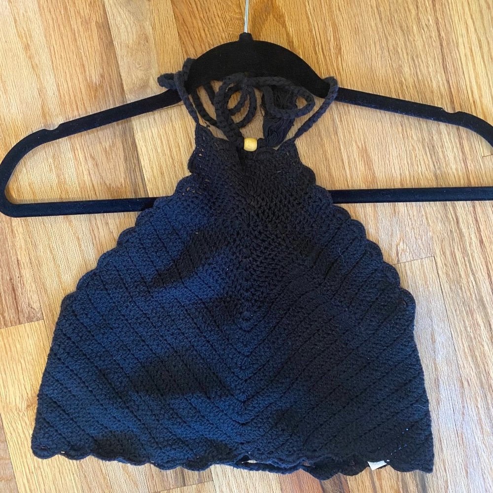 Kendall & Kylie Black Knitted Halter Crop top